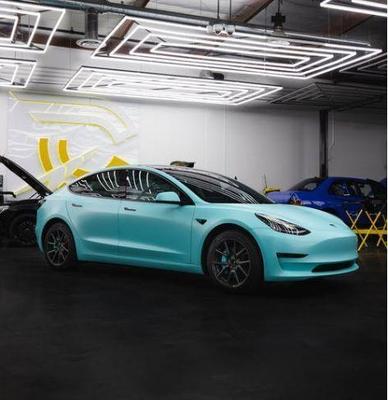 特斯拉上海工廠將推出兩班倒制度,將上海工廠日生產提升至2600輛